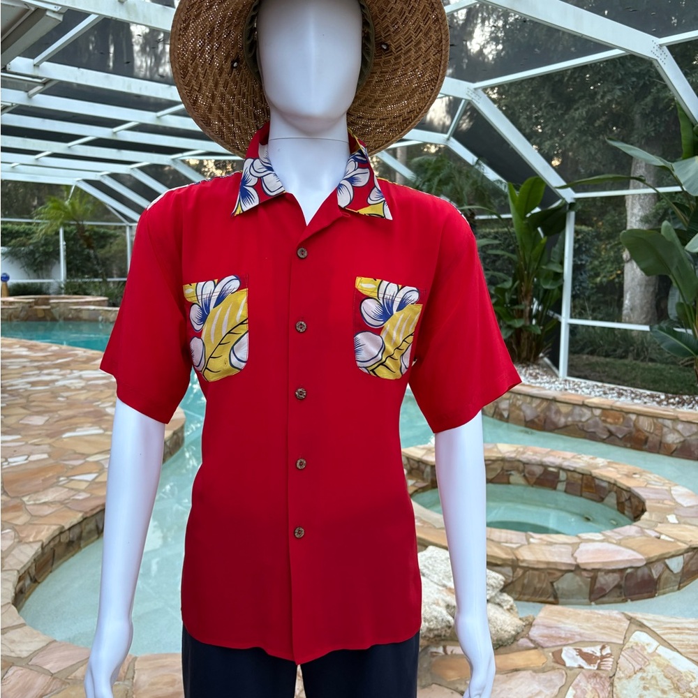 Beautiful vintage silk Hawaiian shirt.